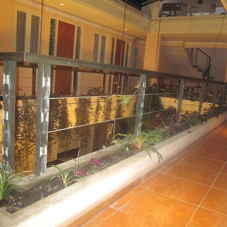 Hotel Front One Boutique Baluran Malang Esterno foto