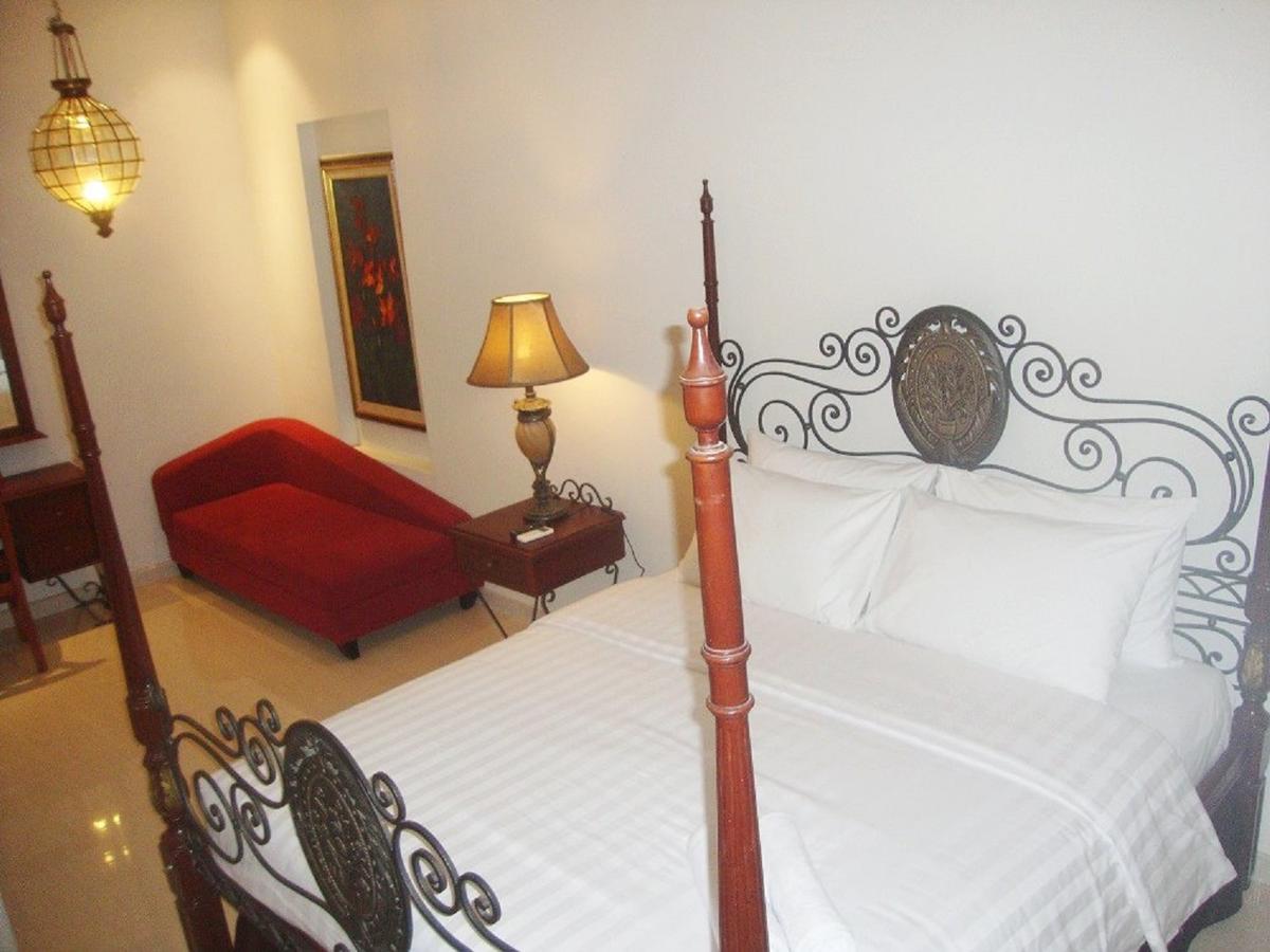 Hotel Front One Boutique Baluran Malang Esterno foto