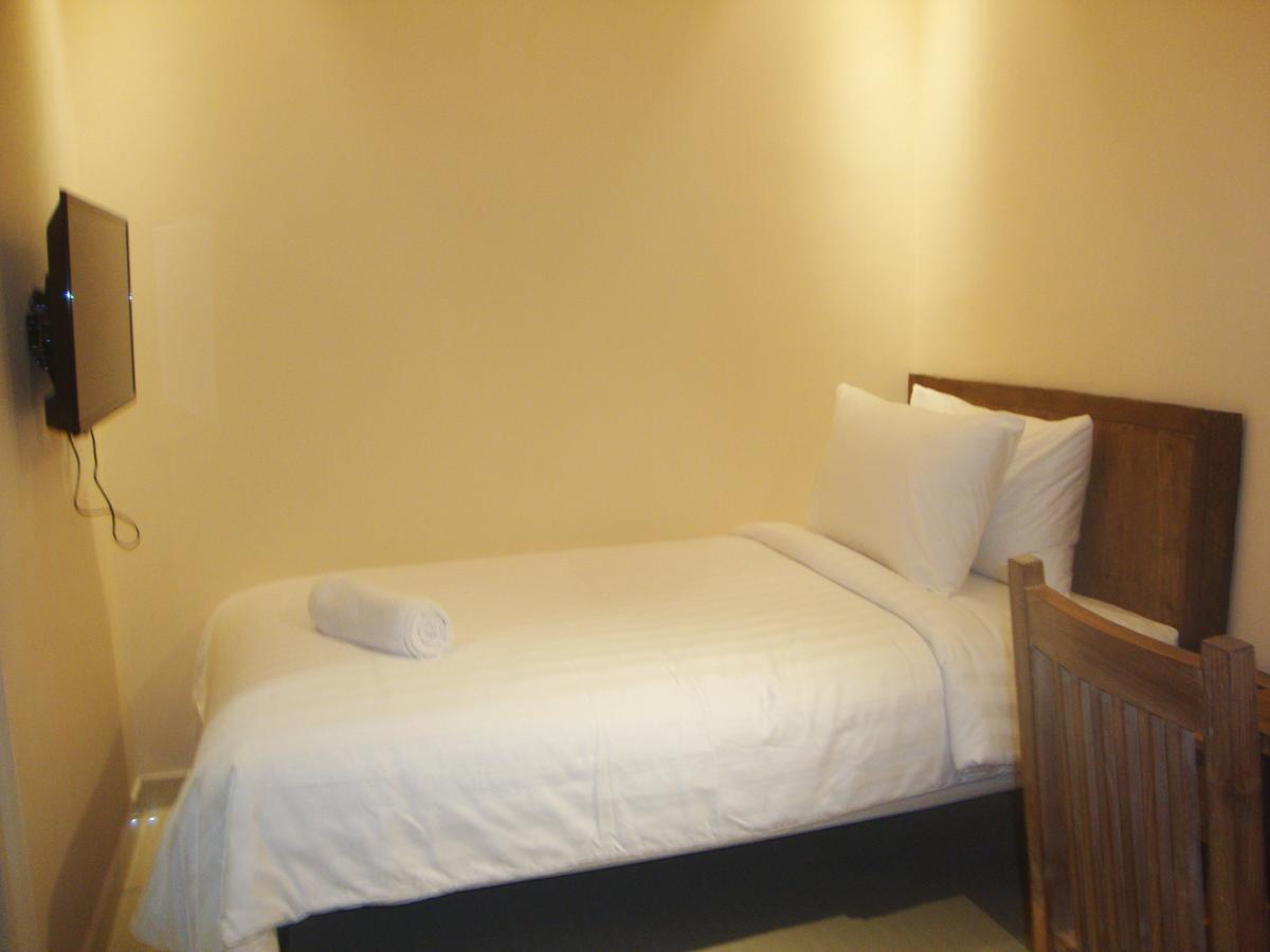 Hotel Front One Boutique Baluran Malang Esterno foto
