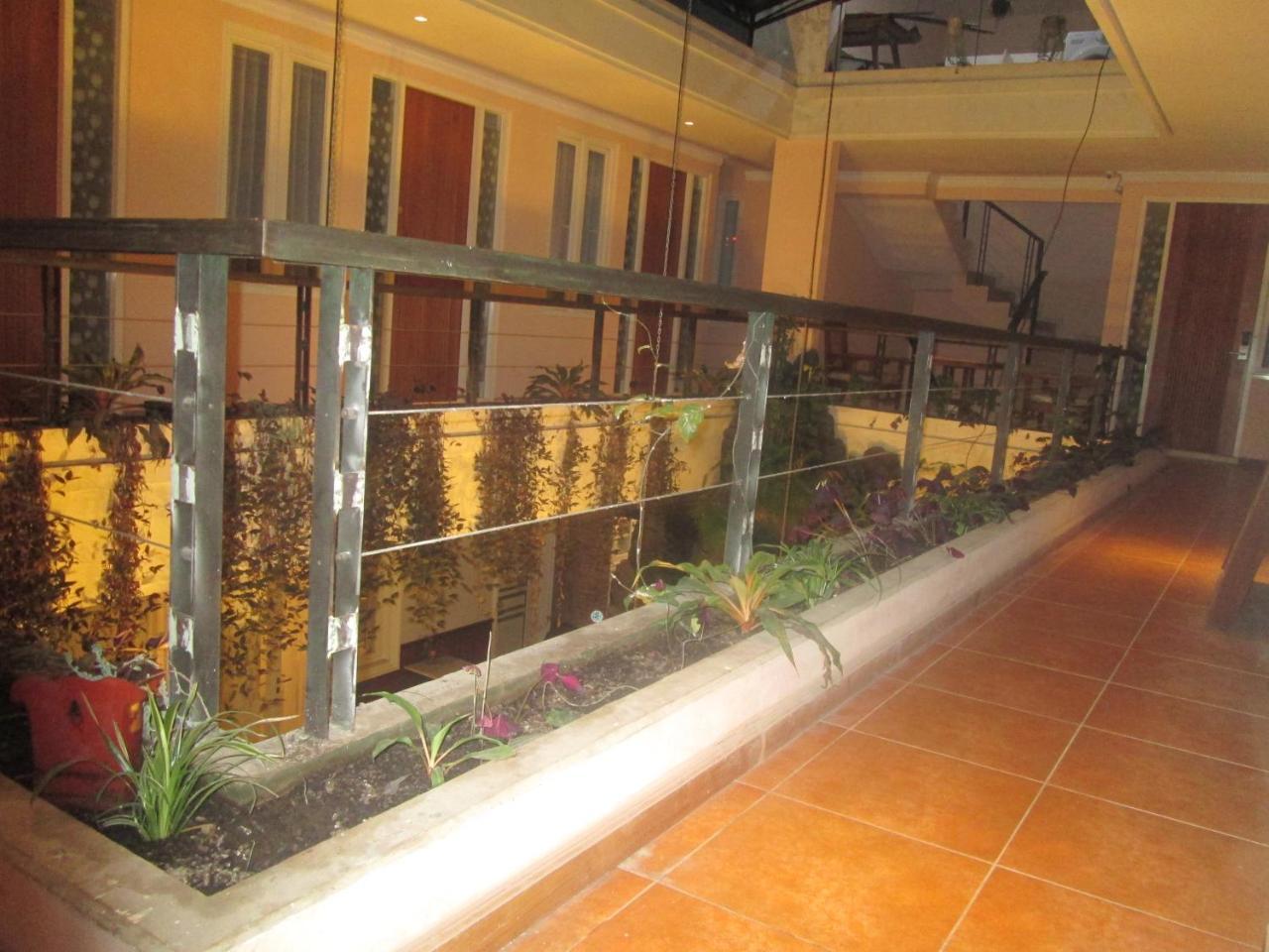 Hotel Front One Boutique Baluran Malang Esterno foto