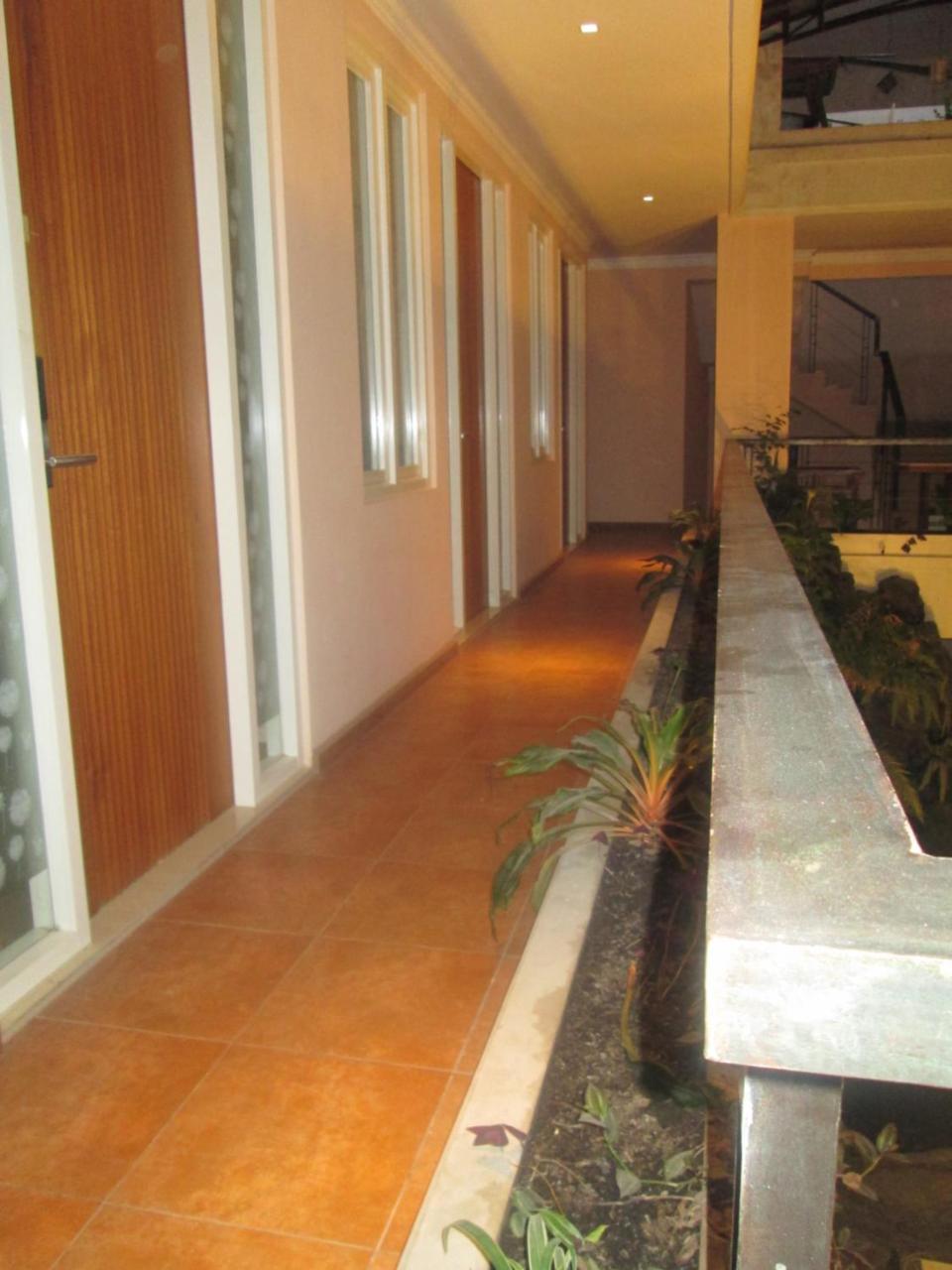 Hotel Front One Boutique Baluran Malang Esterno foto