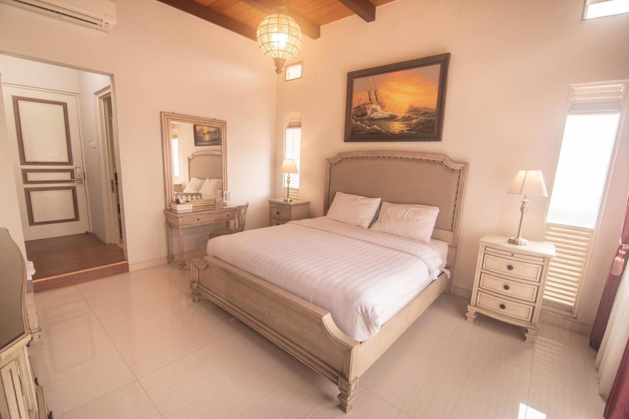 Hotel Front One Boutique Baluran Malang Esterno foto