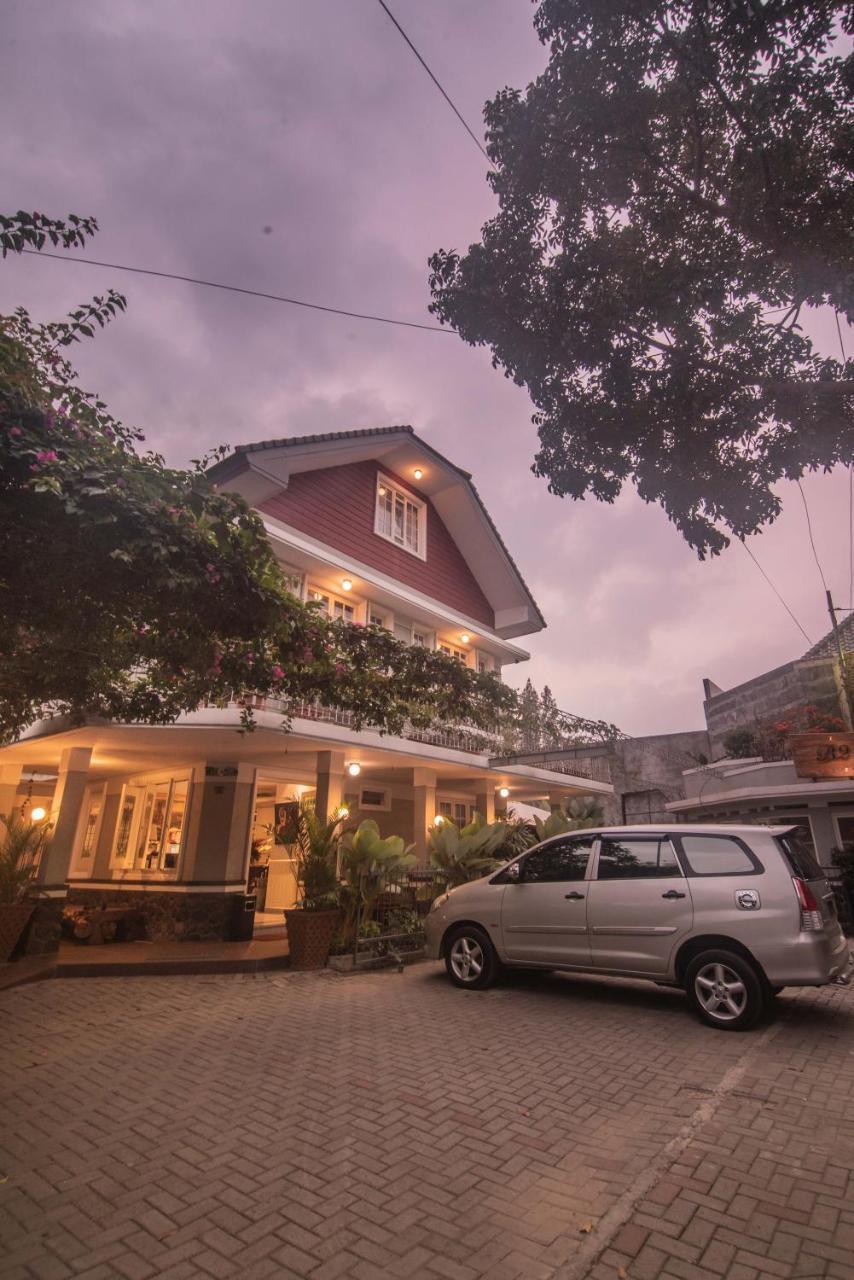 Hotel Front One Boutique Baluran Malang Esterno foto