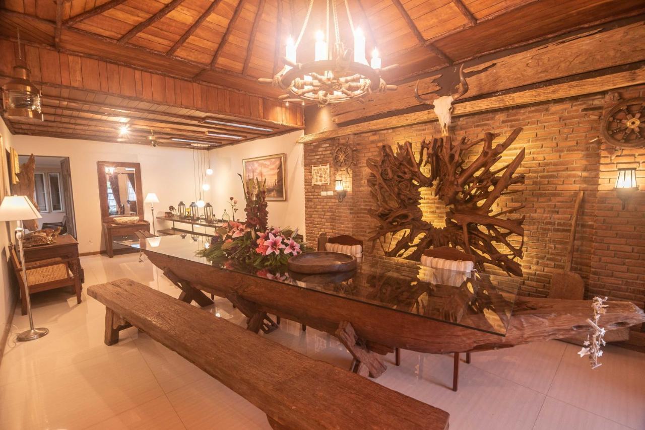 Hotel Front One Boutique Baluran Malang Esterno foto